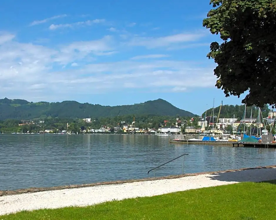 Seehotel im Weyer