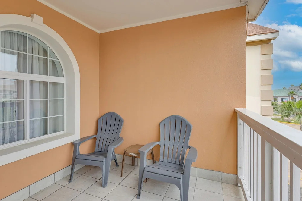 South Padre Island Getaway - Newly Renovated!
