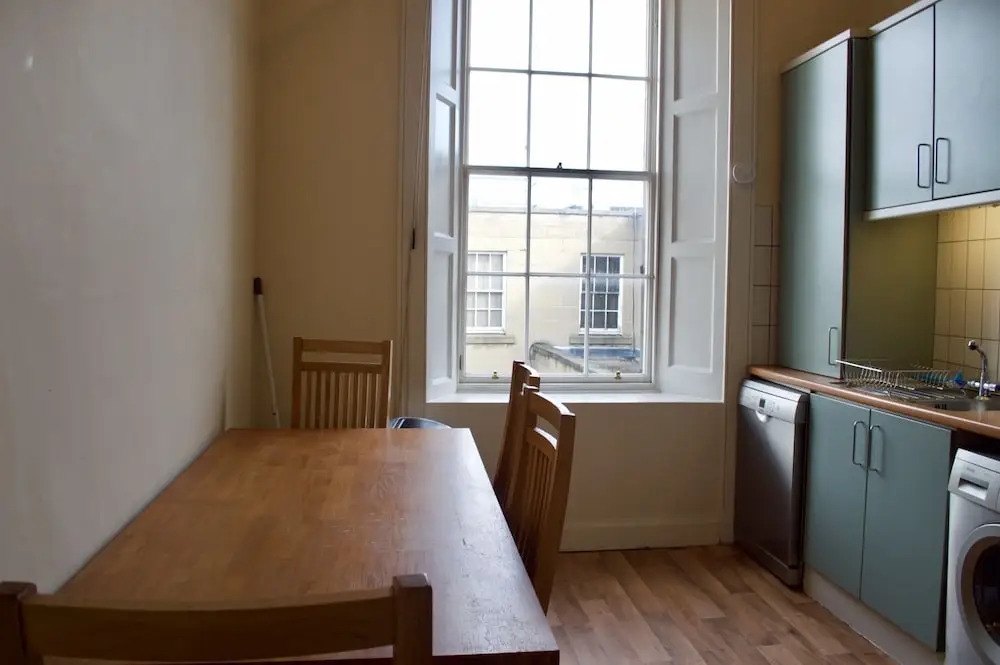 3 Bedroom Central Flat With Castle Views