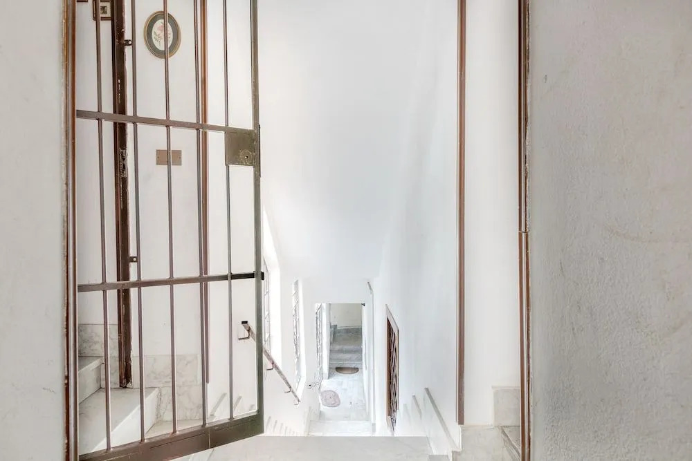 Maqueda Balcony Apartment