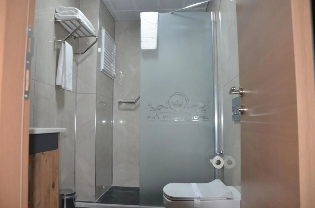 RUA WORLD HOTEL