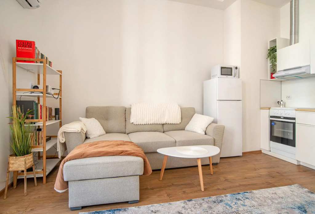 Supreme Luxury Top Central 1 Bedroom Apartment