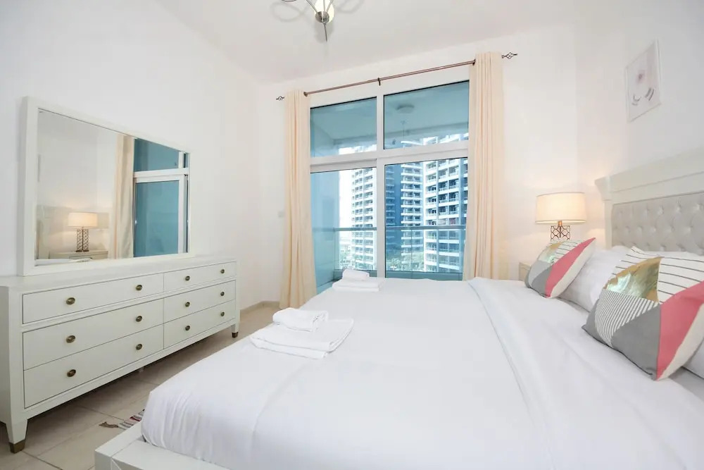 Signature Holiday Homes - Al Fahad Dubai