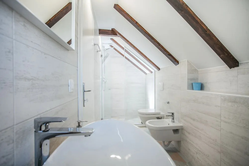 Tinel Longo, holiday home for up to 8, city center, BBQ, terrace