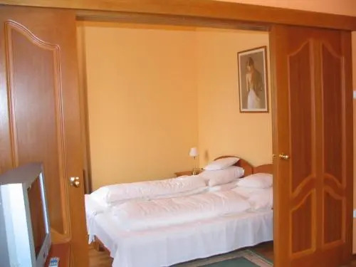Karádi Hotel