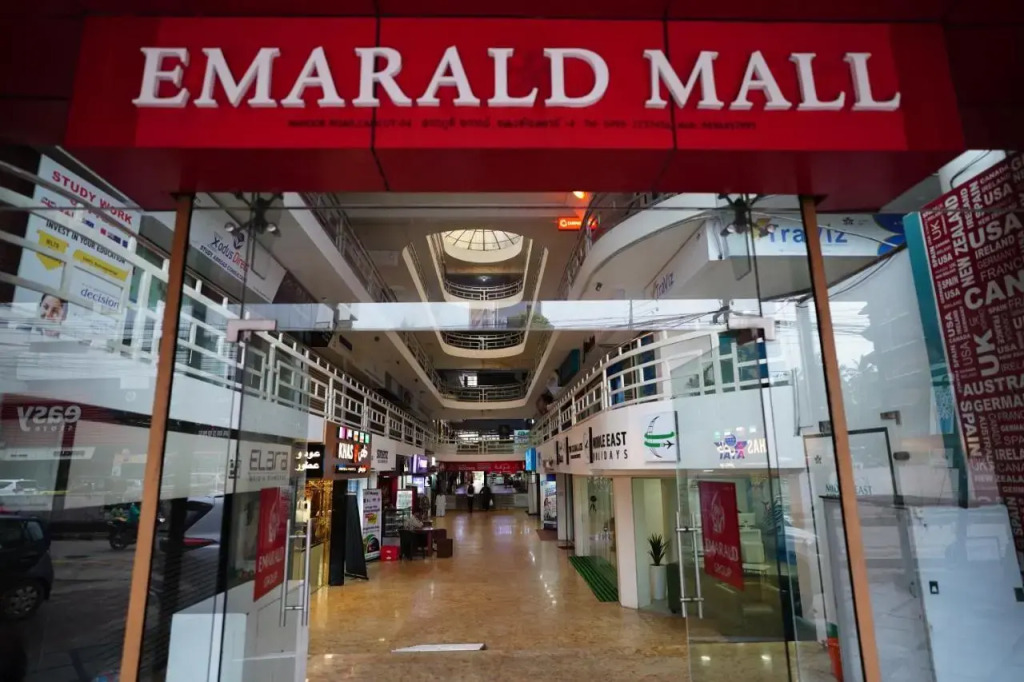 Capital O 27703 Welcare Emarald