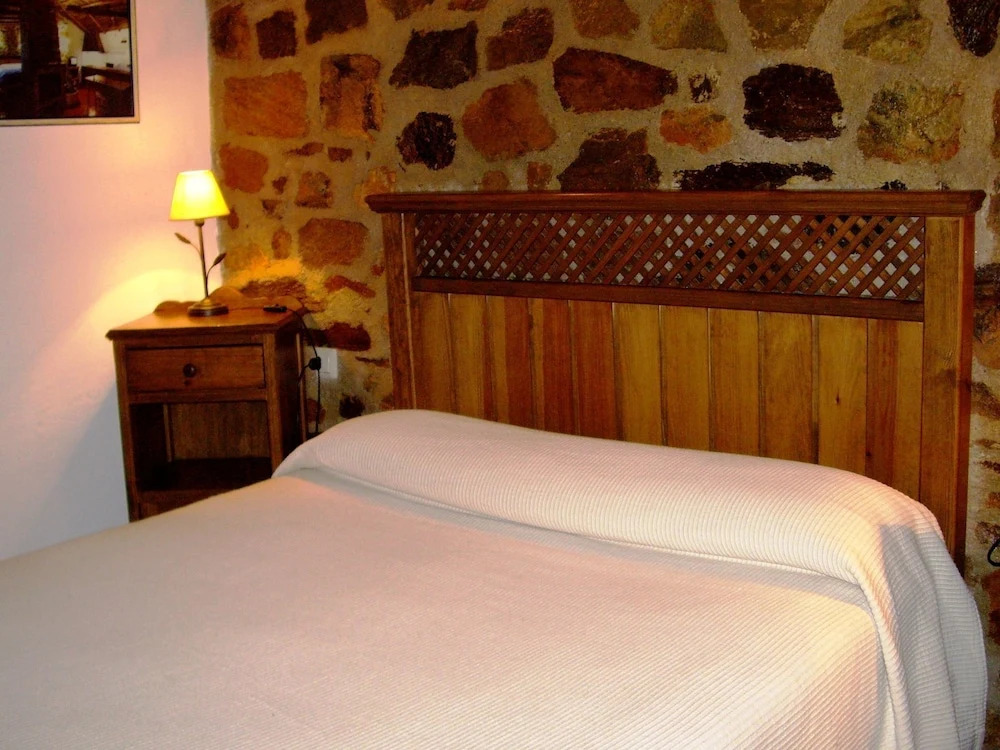Comfy Farmhouse in Valencia de Alcántara With Pool