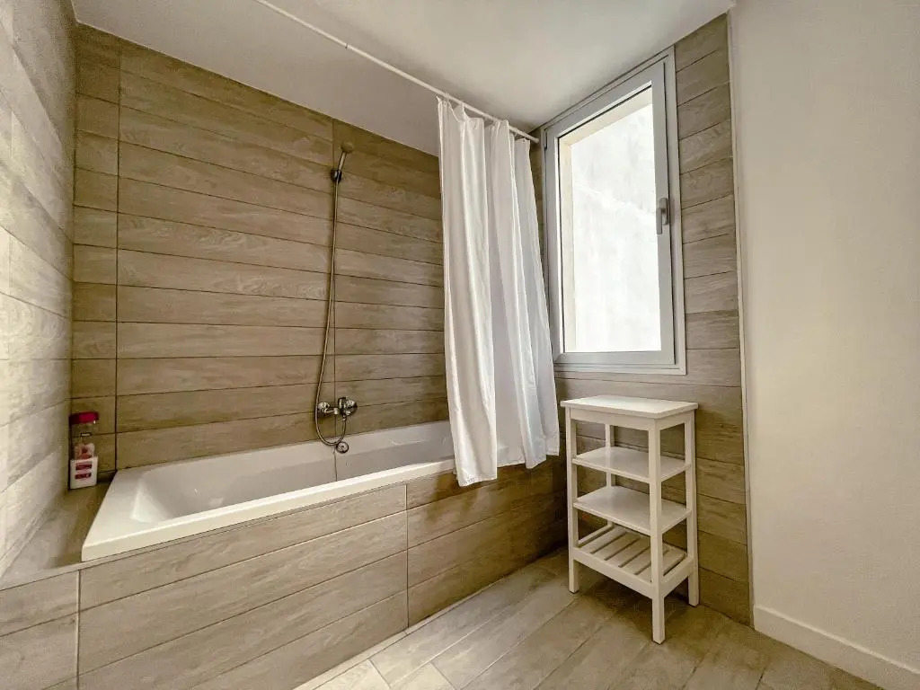 Ocean View Apartment, Heated pool, Free Parking PP207