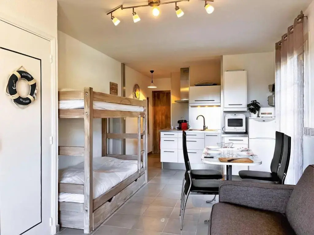 Appartement Le Lavandou, 1 pièce, 4 personnes - FR-1-251-398