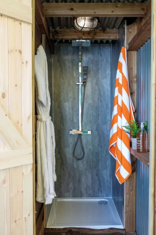 Tranquil Luxury Glamping Escape in Ross-on-wye 8
