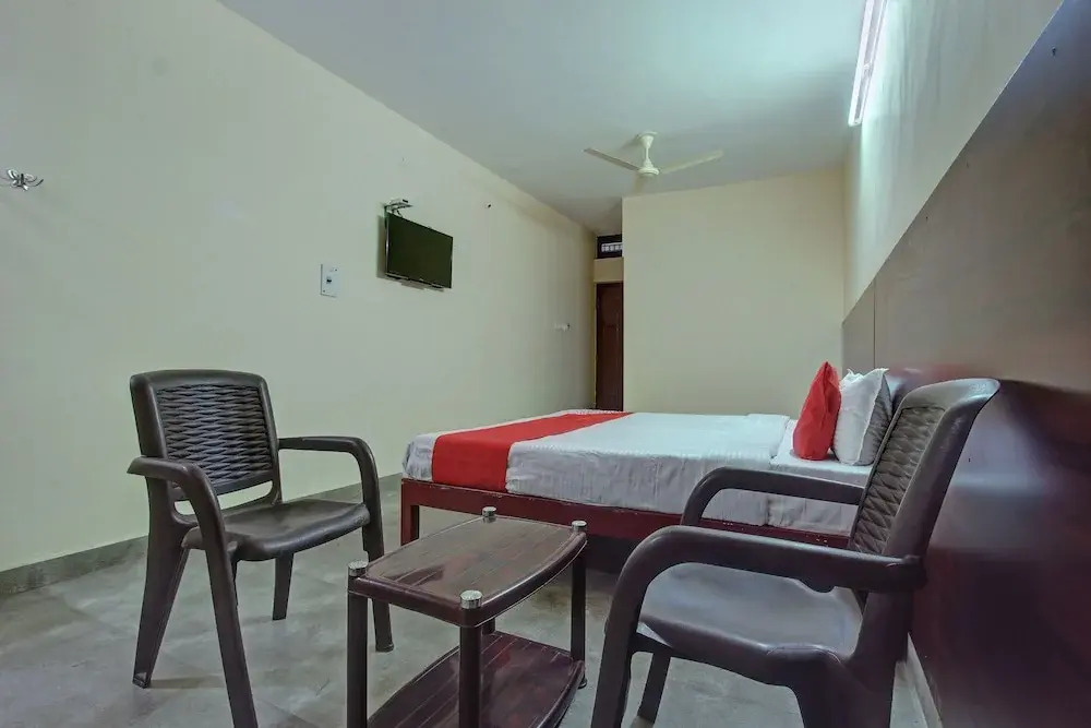 Oyo 27946 Sandhanam As Abode