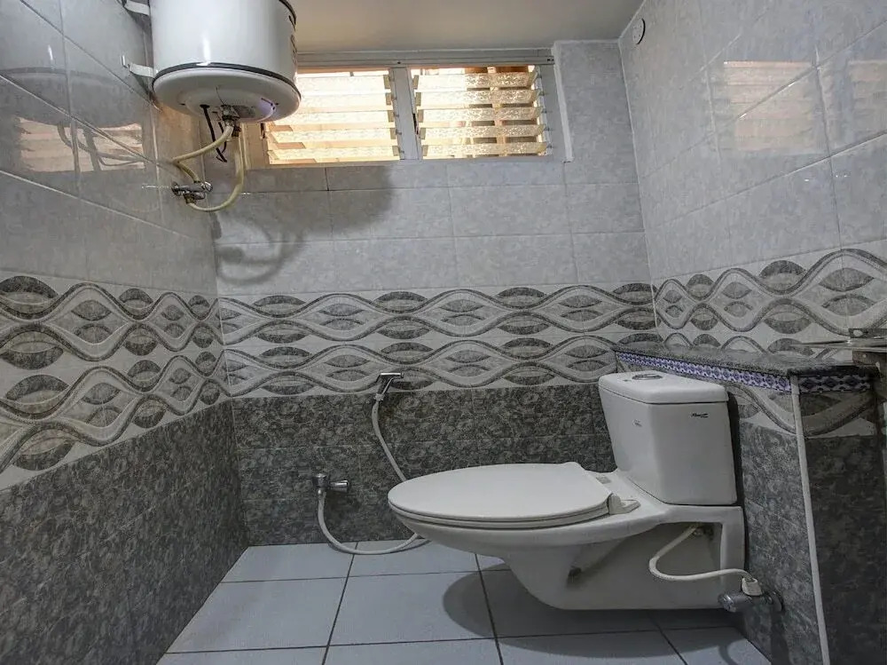 Abbirami Hotels By OYO Rooms