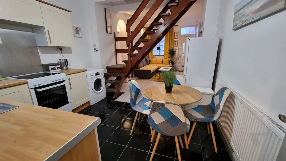 Cosy Stay in Stoke on Trent By Villazu