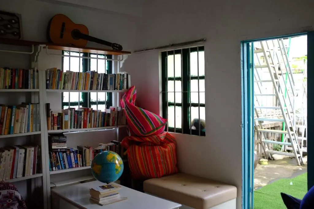 Yellow House Hostel Huizhou West Lake