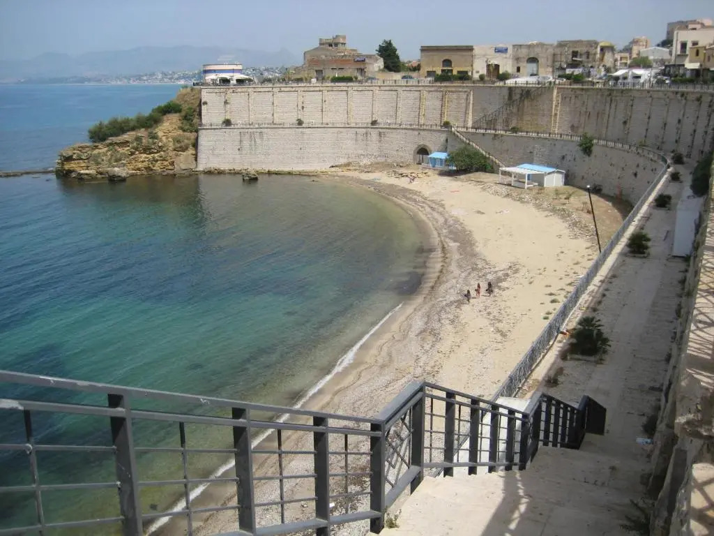 VILLA con giardino a 5 min dal mare