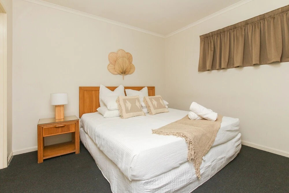 Inner City One Bedroom Apartment 13