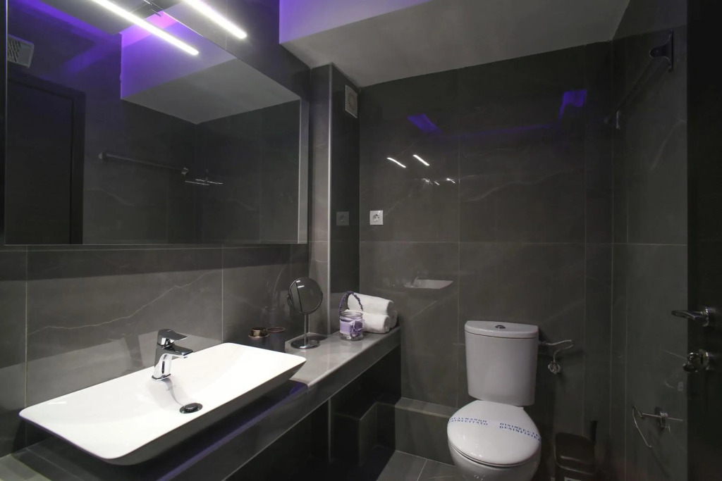 ZH Luxury Suites