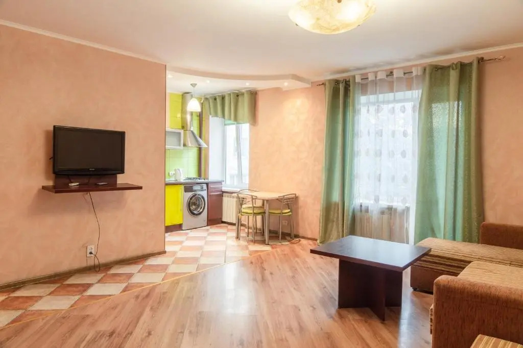 Apartment Triokhsviatytelskaya Street 3
