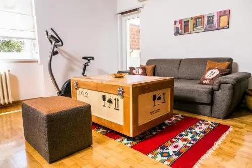 Apartment 33