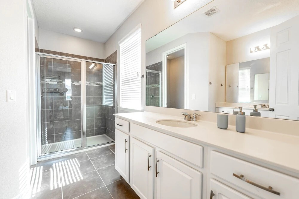 Brand New home 5Bdr 4.5Bath with Pvt pool