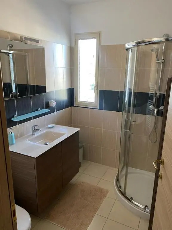 Superbe appartement avec parking privé, proche commerces et mer