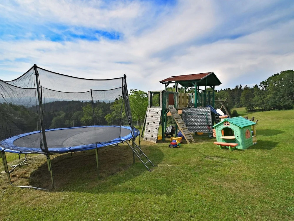 Restful Apartment with Sauna, Hot Tub, Fitness Room, Balcony