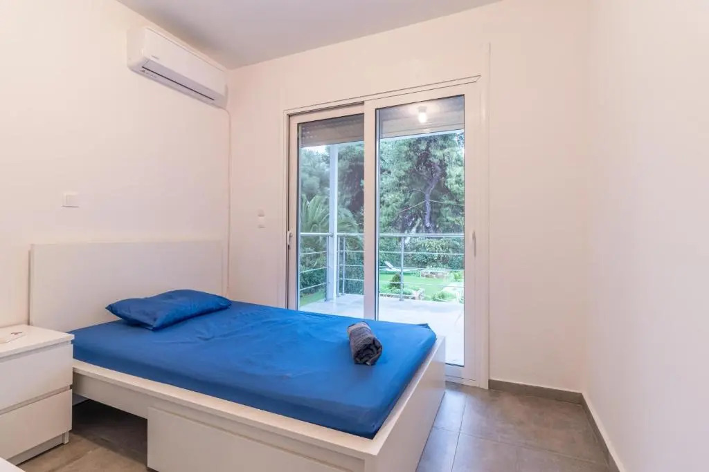 Marvelous, Secluded Villa w/ 3 BR , Pool & Garden, Kavos