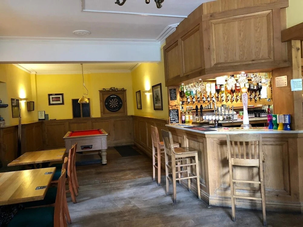 Greyhound Hotel