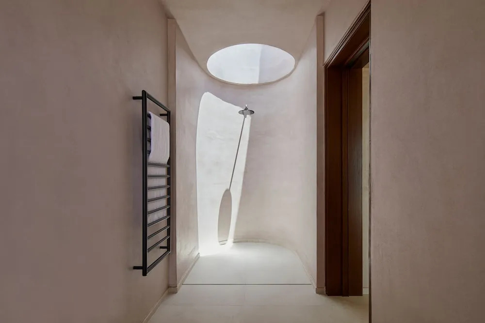 Santorini Sky, The Retreat