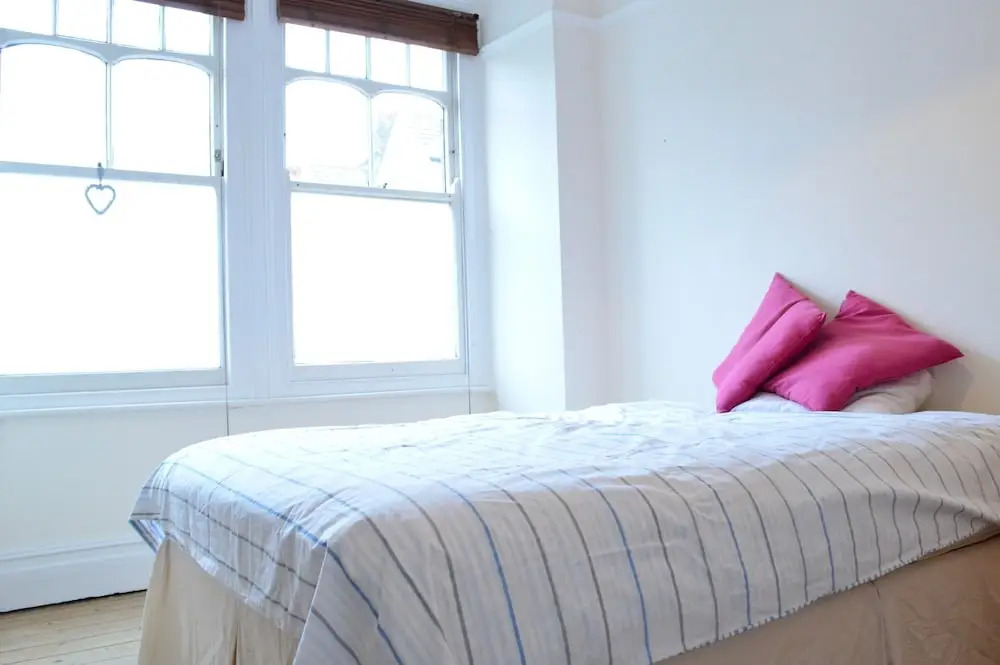 Shepherd's Bush 2 Bedroom Flat With Garden