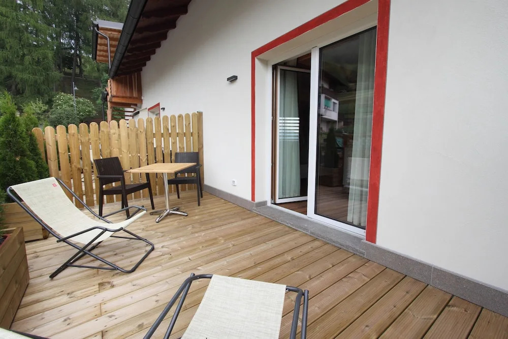 DOLOMITES B&B - Suites, Apartments and SPA