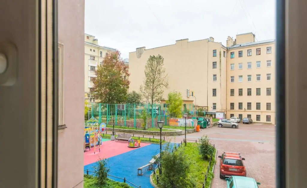 Достоевскинн на улице Жуковского 59