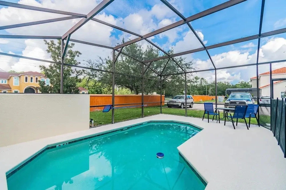 4BR Townhome w/ Pool in Bella Vida Resort