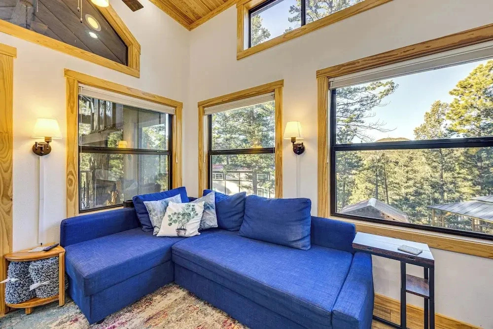 Private Hot Tub & Deck: Woodland Park Tiny Home