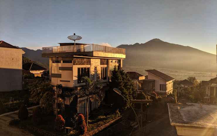 Full House at Villa Heinbill Pinus View