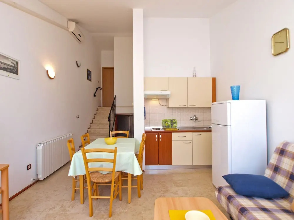 Apartment 1077
