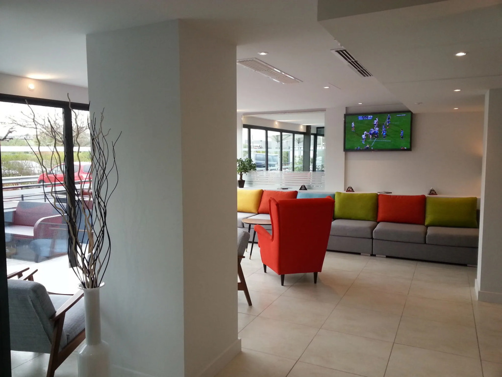 Brit Hotel Porte dEspagne
