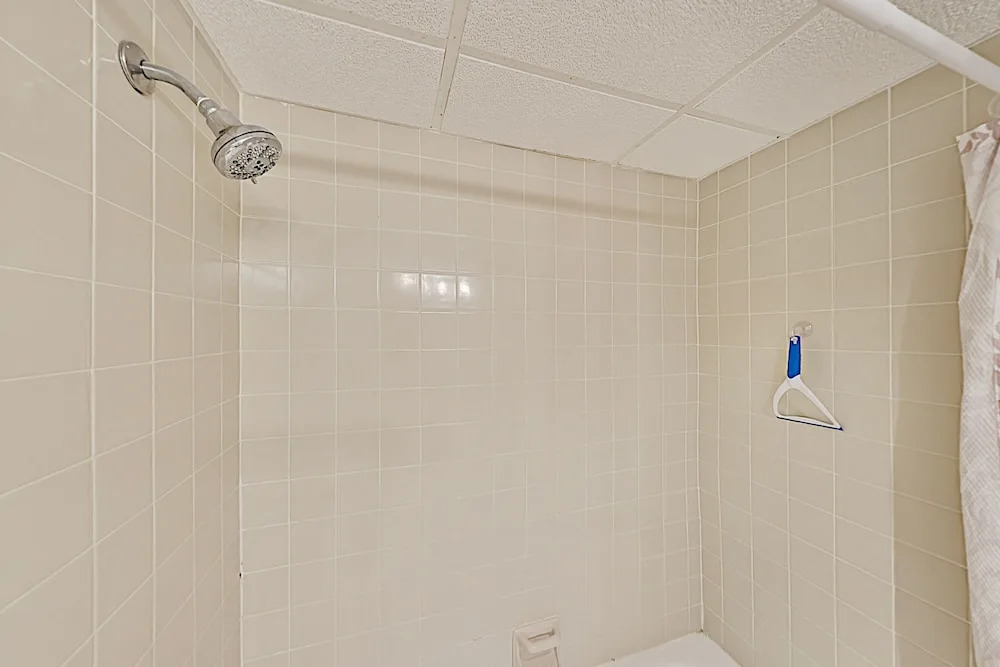 Updated Getaway W/ Pool, Hot Tub & Epic Bay Views 2 Bedroom Condo