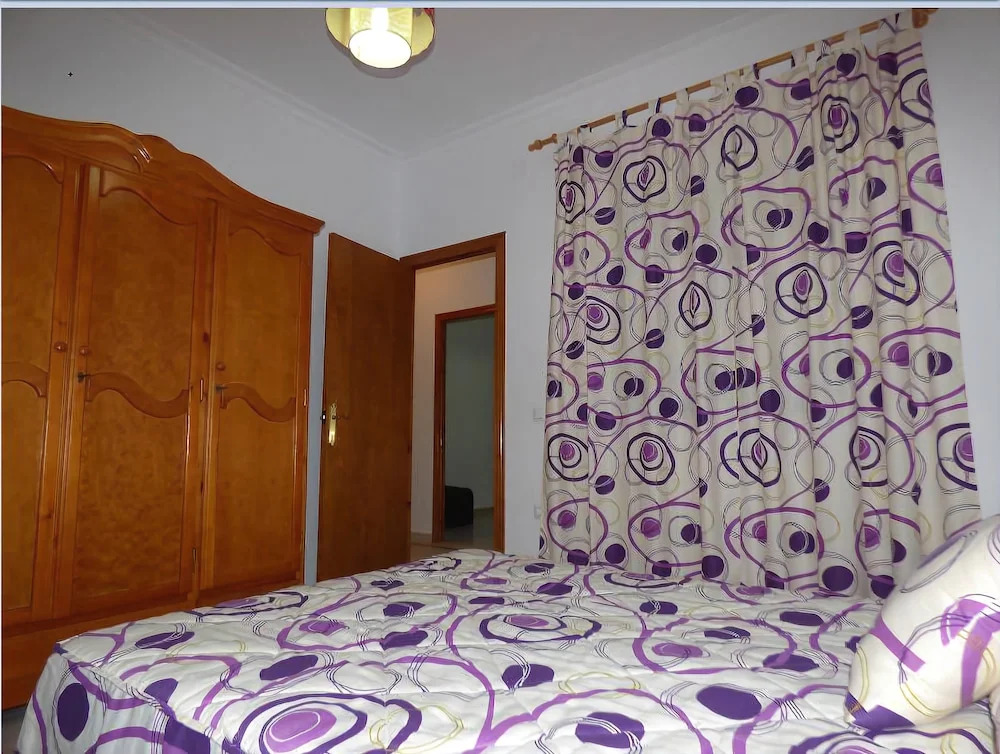 Cadiz 102479 3 Bedroom Apartment By Mo Rentals