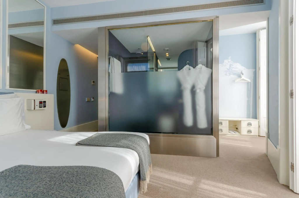 Lx Boutique Hotel