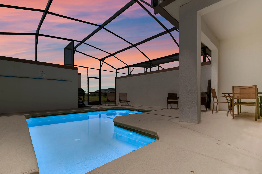 4 Bedrooms 3 Bathrooms Storey Lake 4863 Rc
