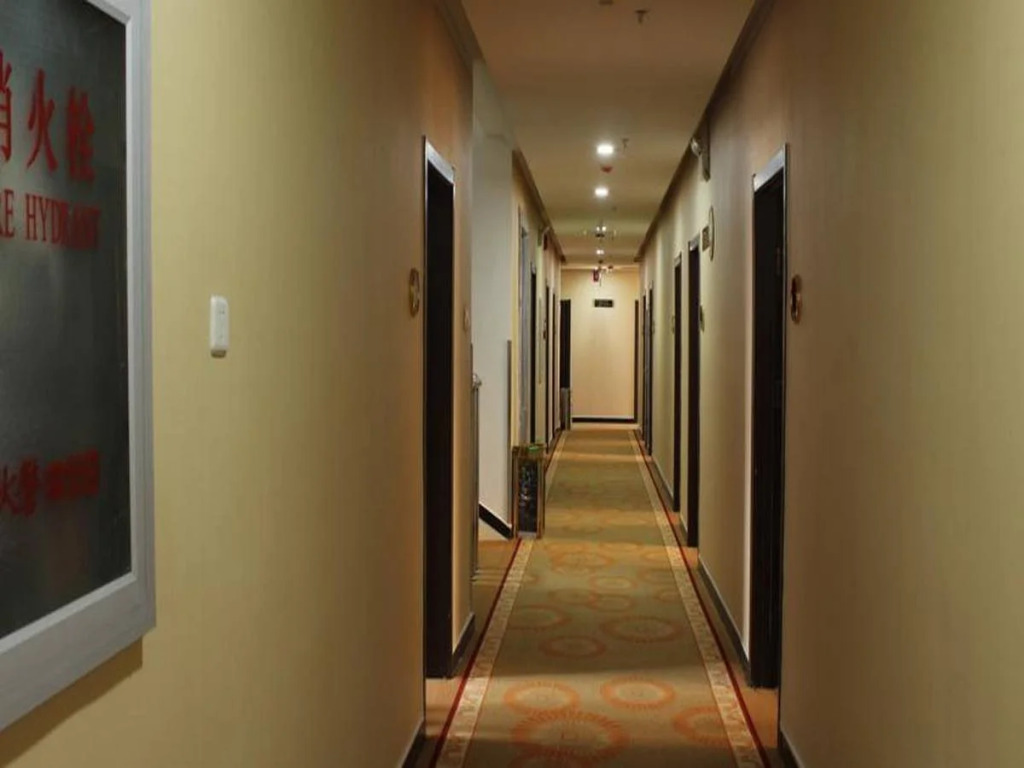 169 Hotel