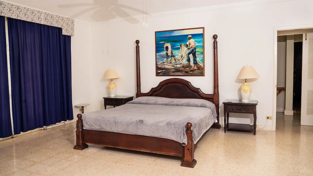 Amazing Family Retreat In Montego Bay! Enjoy A Private Pool And Breathtaking Views! 4 Bedroom Villa by Redawning