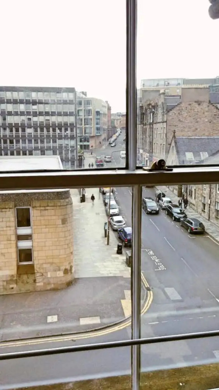 Edinburgh Chic Suite by Castle Terrace