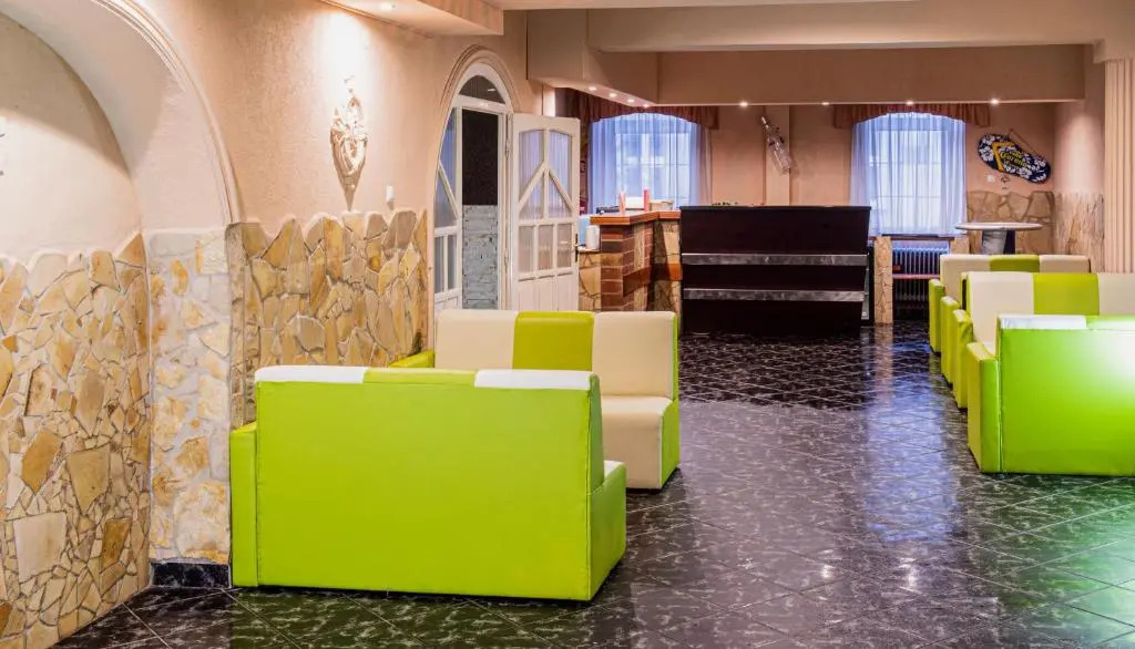KOMPLEX -Rendezvénytermek-Panzió-Apartman-Irodák