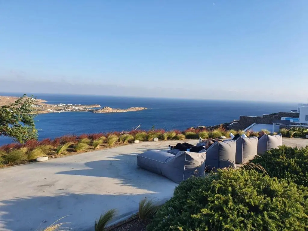 Psarou Summer Villas