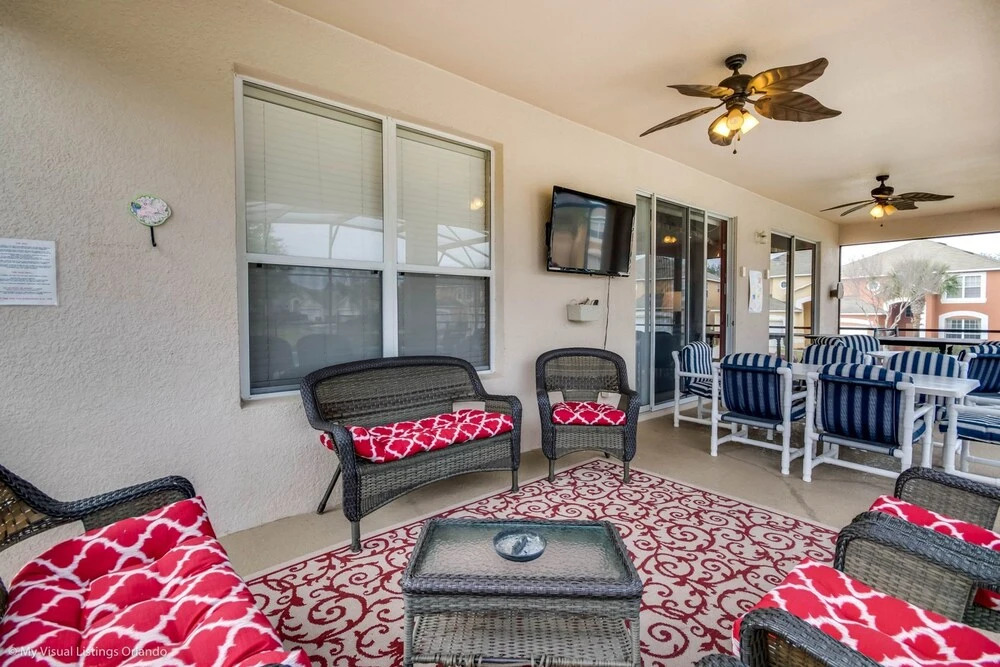 2697 La Isla Court