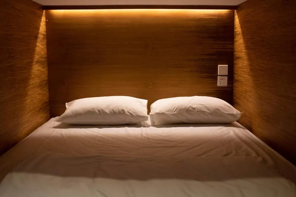Bamba Capsule Hotel