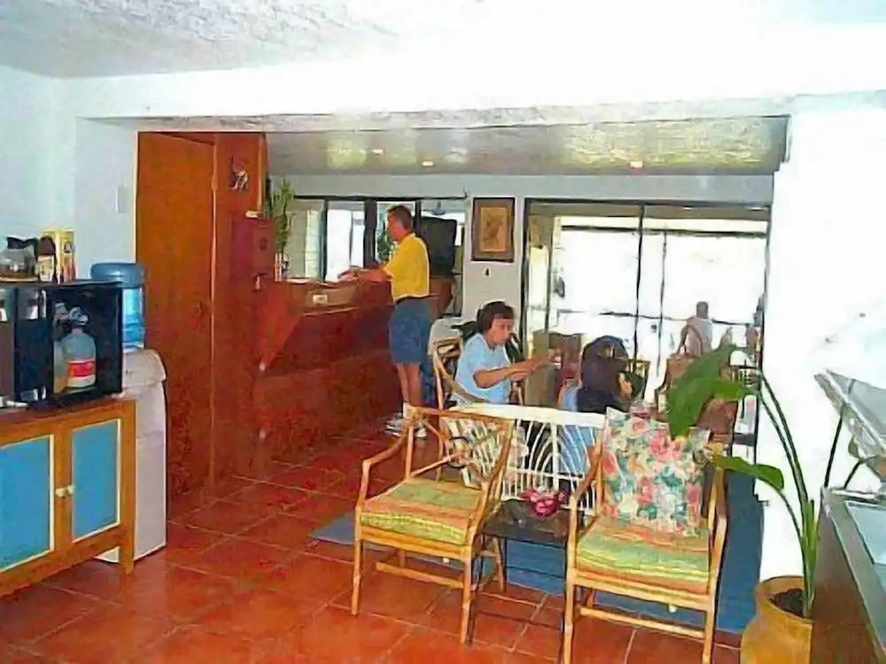 Lake Roy Beach Inn - Winter Haven