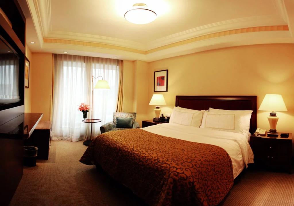 Lakeview Xuanwu Hotel